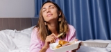 Przepisy na zdrową kolację przed snem: lekkie, ale sycące posiłki 