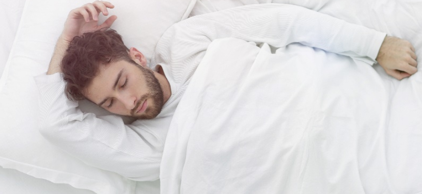 Czy zdrowy sen jest ważny? Jakie są skutki niedoboru snu i jak zacząć się wysypiać?