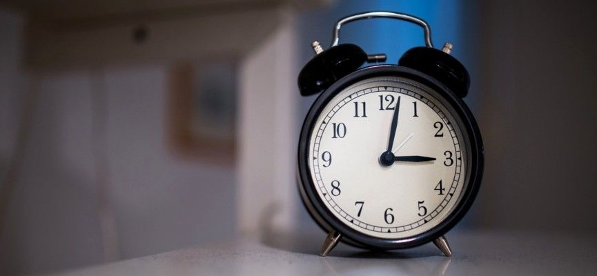 Zmiana czasu - dlaczego przestawiamy zegarki? 