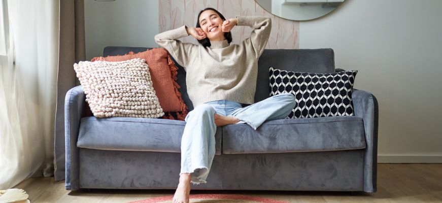 Jak się wyspać na wersalce? Wybierz materac na kanapę